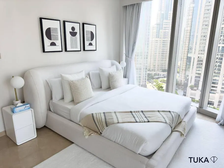 Infinity Pool - Luxury 2-Bhk - Dubai Fountain View Apartment United Arab Emirates